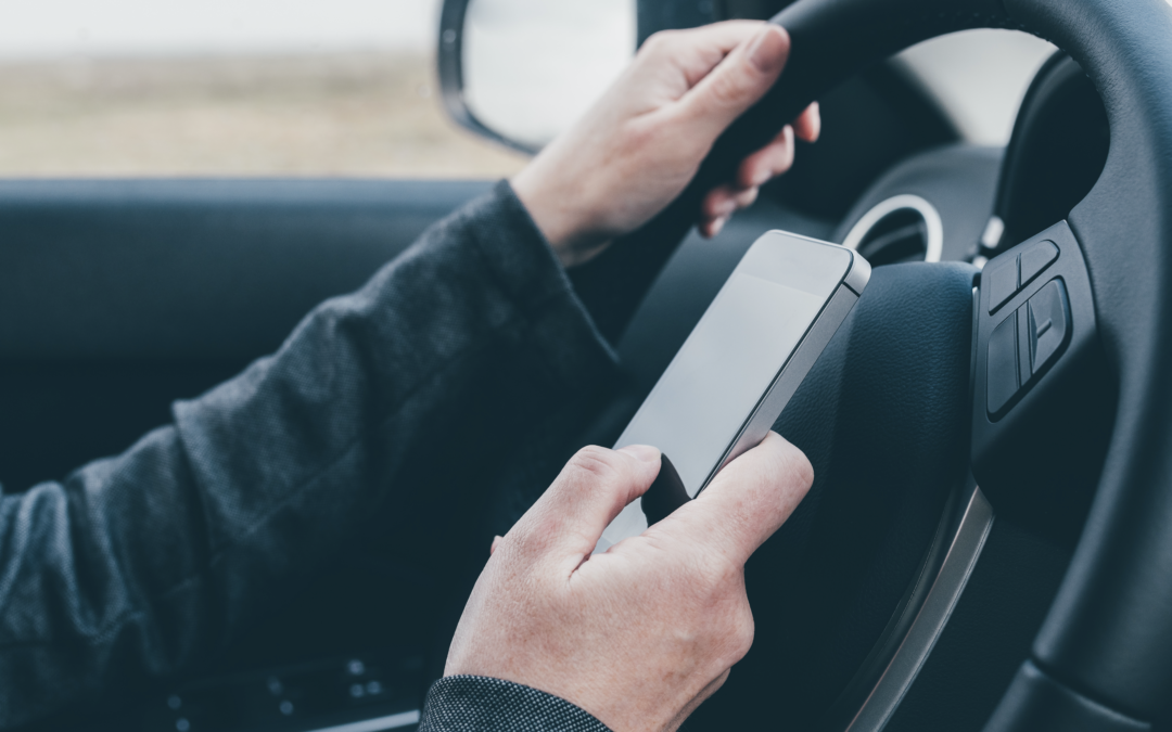 6 Ways To Avoid Distracted Driving